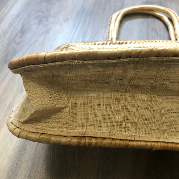 Vintage Handmade Woven Handbag - Picture 6 of 11